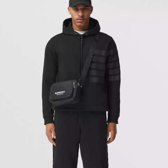 SOLD🖤AUTHENTIC 
Logo Print Nylon Paddy BagPrice🖤Unisex - Picture 4 of 16